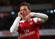 Ozil, Penggawa Arsenal Sukses Jalani Operasi Punggung