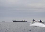 Enam Kapal Dagang Berbalik Arah Akibat Blokade AS di Selat Hormuz