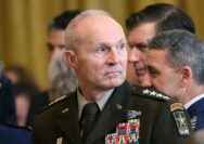 Menhan AS Copot Kepala Staf Angkatan Darat di Tengah Ketegangan Militer
